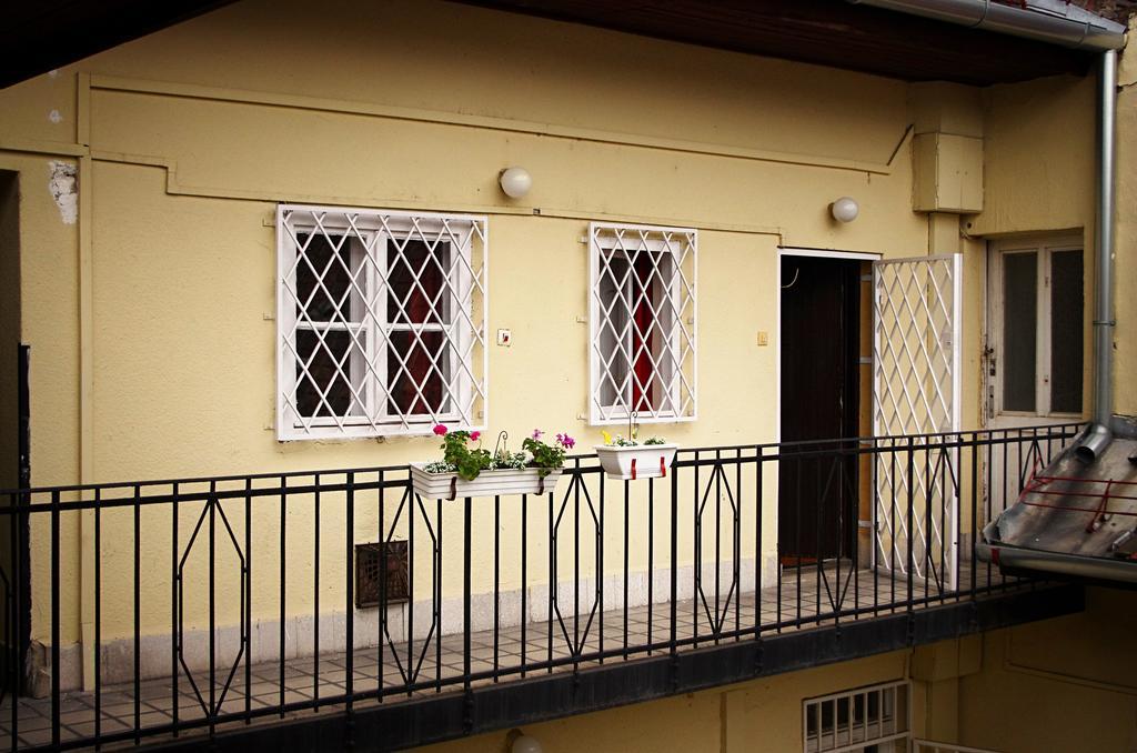 Sunny Ap In The Citycentre Budapest Exterior photo